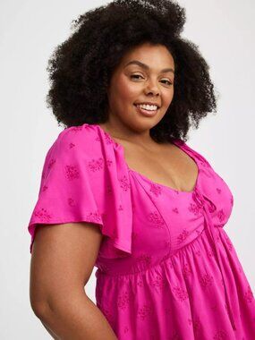 🦋 2/30 Torrid Magenta Eyelet Babydoll Tie Front Top Size 0
